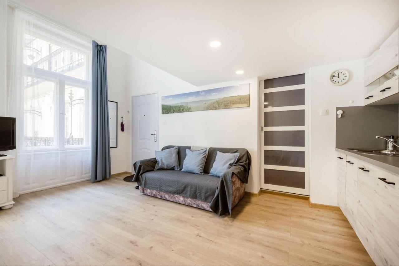 V12 Apartments Будапеща Екстериор снимка