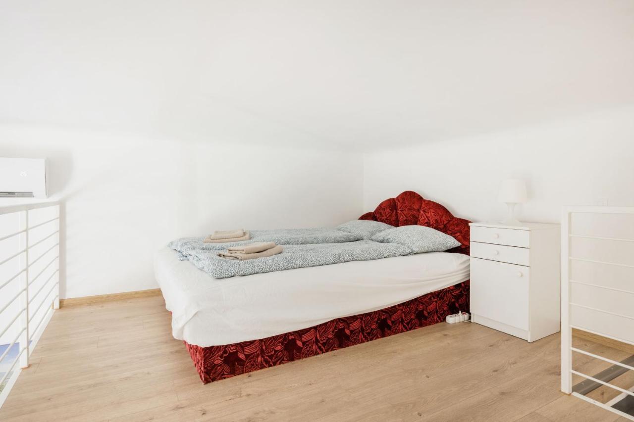 V12 Apartments Будапеща Екстериор снимка
