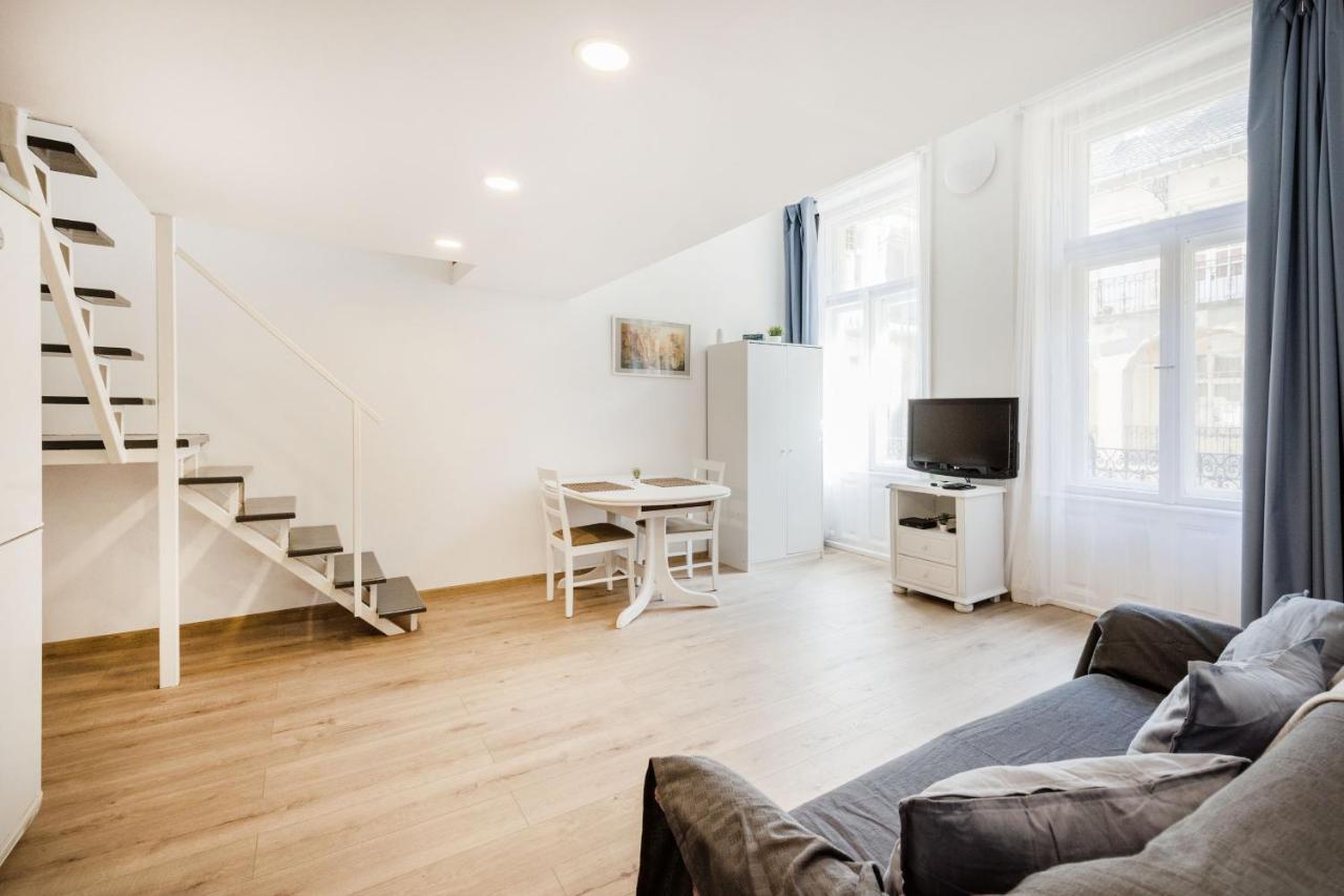 V12 Apartments Будапеща Екстериор снимка