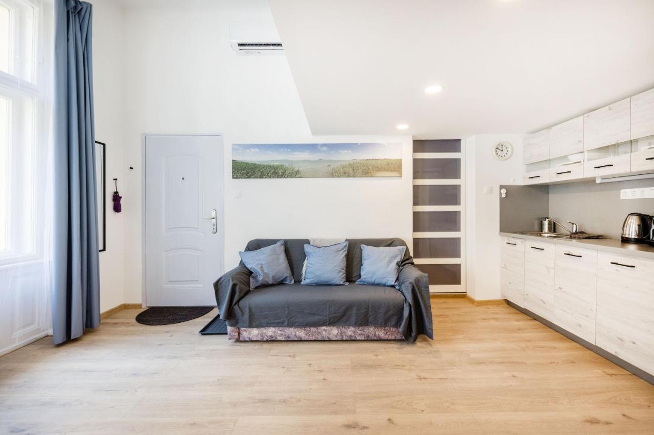 V12 Apartments Будапеща Екстериор снимка